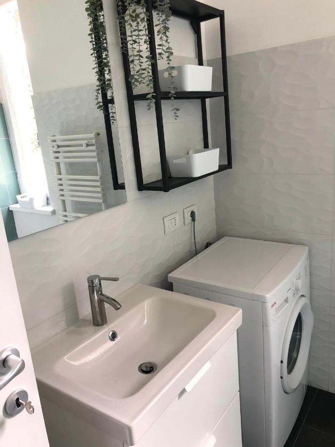 Casa Gaiani Villetta In Riva Al Lago Vista Mozzafiato Varano Borghi Exterior foto