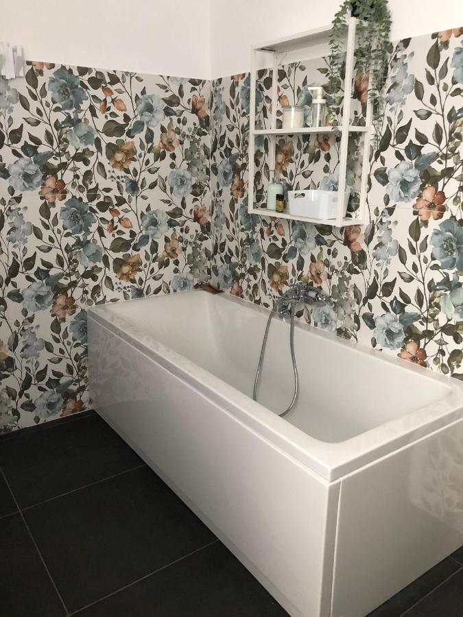 Casa Gaiani Villetta In Riva Al Lago Vista Mozzafiato Varano Borghi Exterior foto